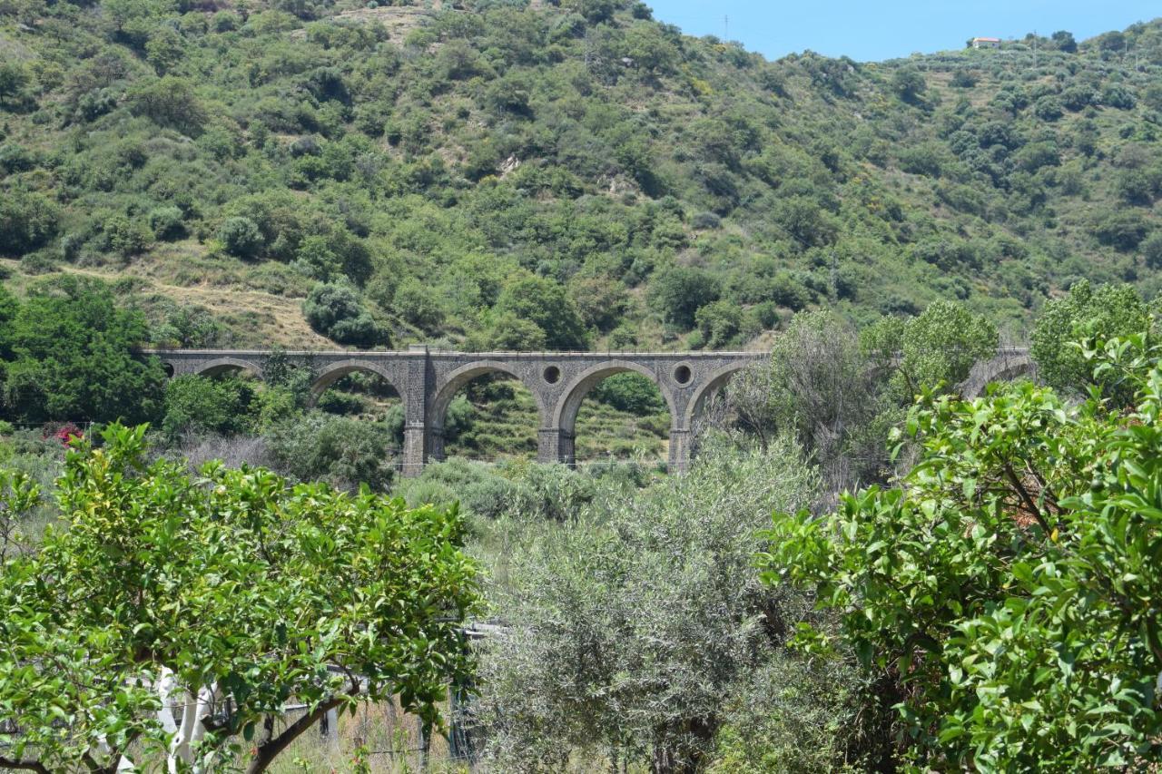 מלון Motta Camastra La Porta Delle Gole מראה חיצוני תמונה