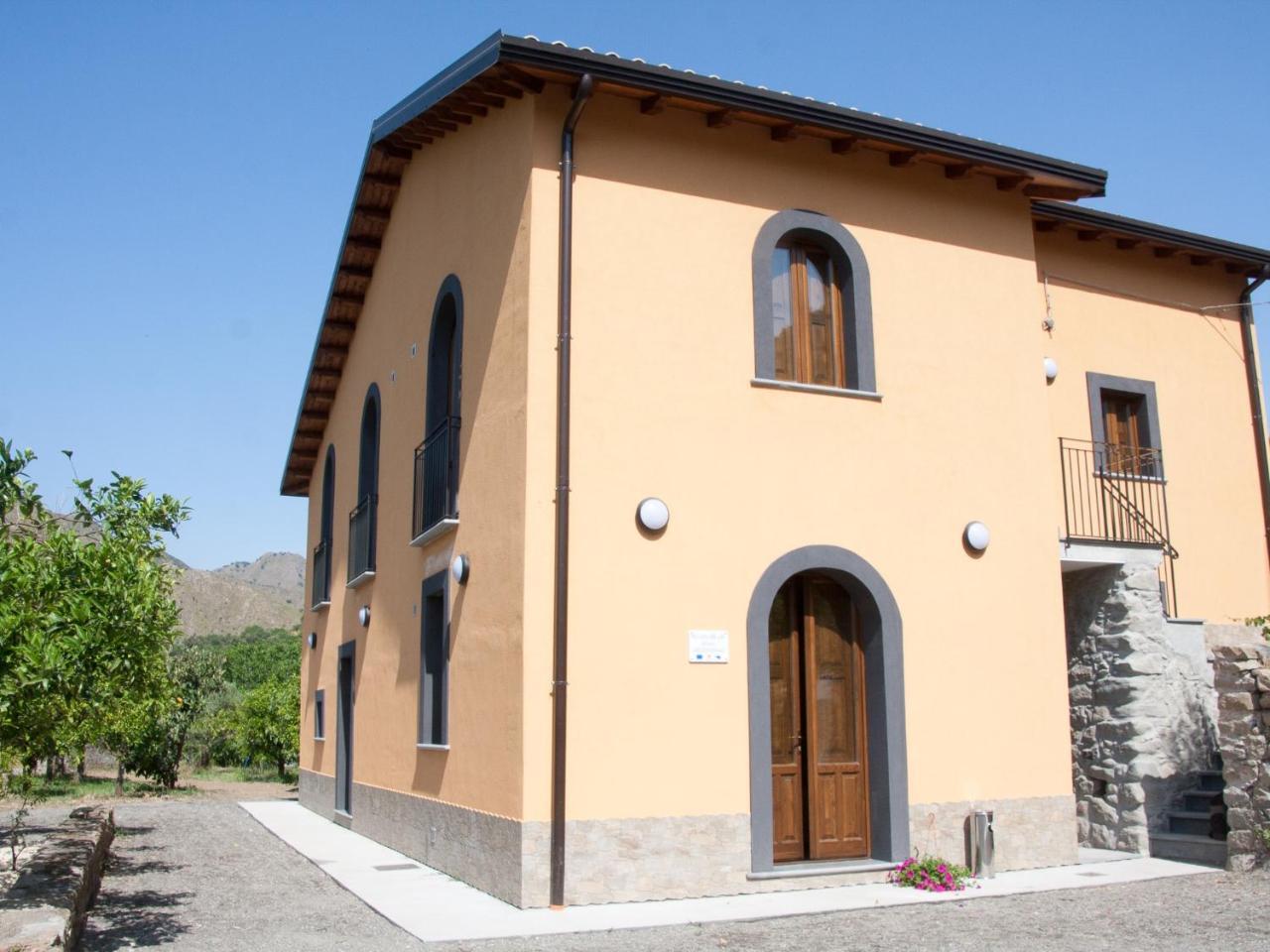 מלון Motta Camastra La Porta Delle Gole מראה חיצוני תמונה